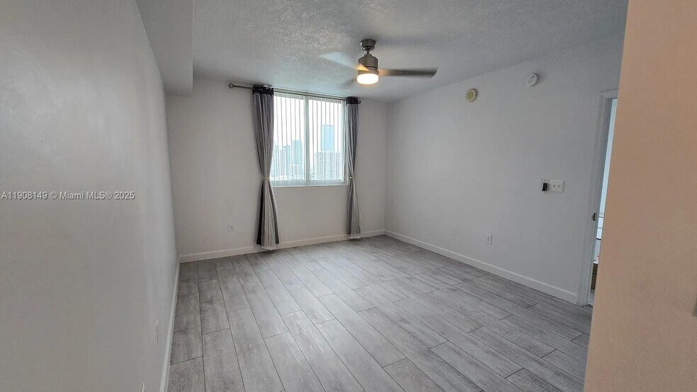 Building Photo - 275 NE 18th St