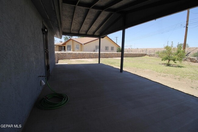 Building Photo - 9604 Gaza Dr