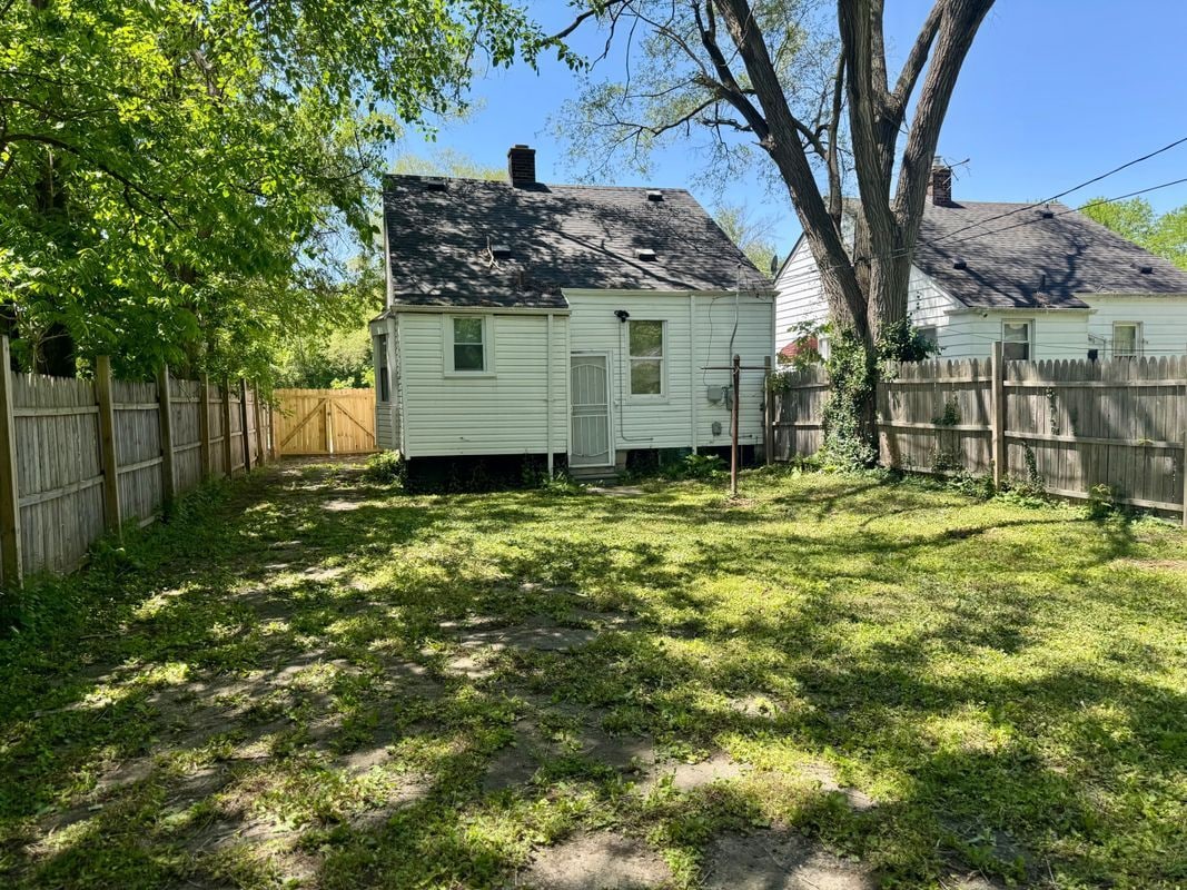 Building Photo - 12244 Woodmont Ave