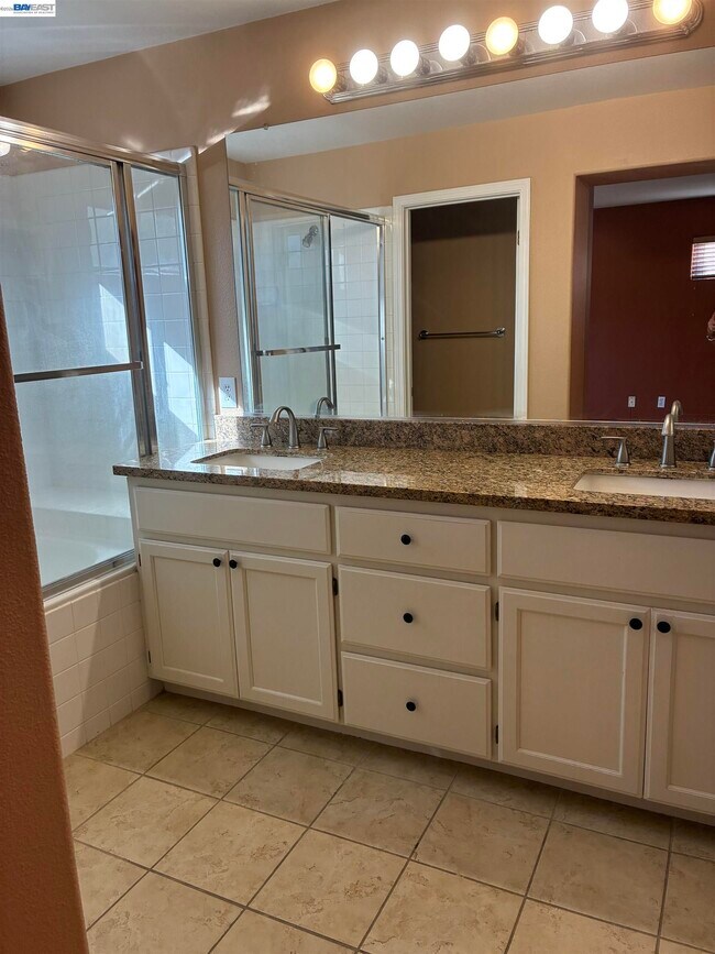 Building Photo - 5107 Bianco Ct