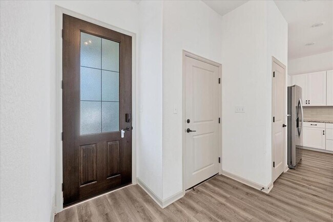 Building Photo - 133 Monterey Oak Trl