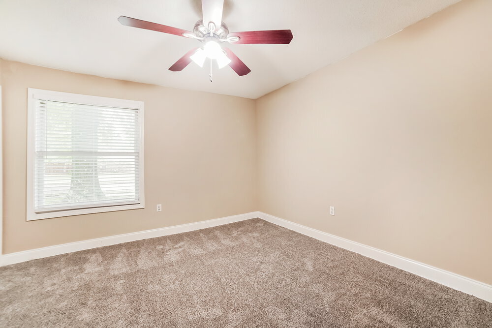 Building Photo - 732 Charter Oak Dr