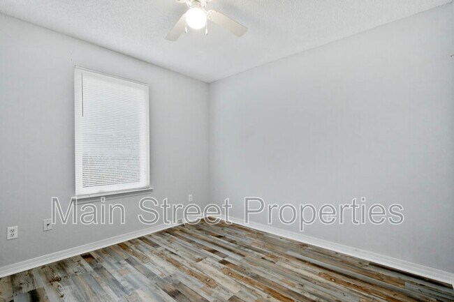 Building Photo - 9075 Caribbean Dr