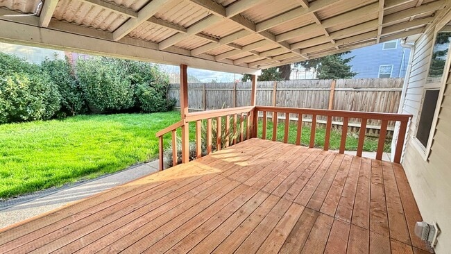 Building Photo - Charming 3BD/2BA Home with Updated Interior + Bonus Basement Space