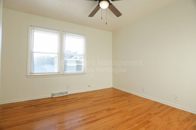 Building Photo - 5207 N 60th St