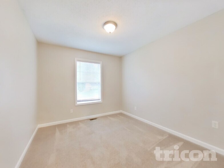 Building Photo - 141 Fairfax Dr