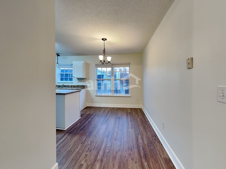 Building Photo - 207 Riesling Way