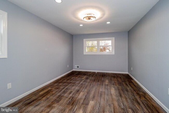 Building Photo - 7 Walt Whitman Way