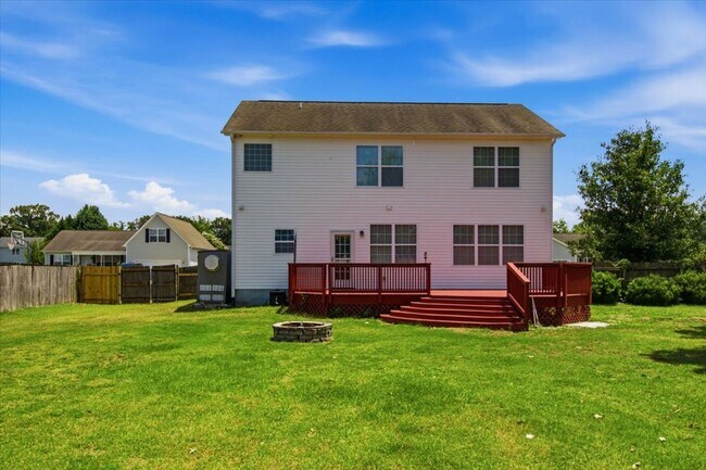 Building Photo - 3 Bedroom 2 Bathroom Home