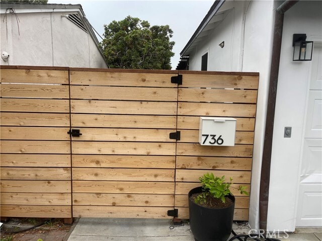 Building Photo - 736 Griffith Pl