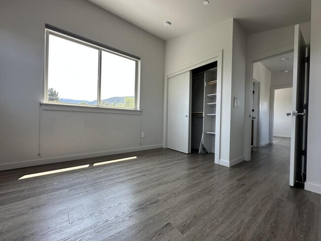 Building Photo - 96 Dunn Cir
