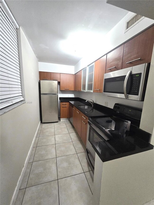 Building Photo - 750 NE 64th St