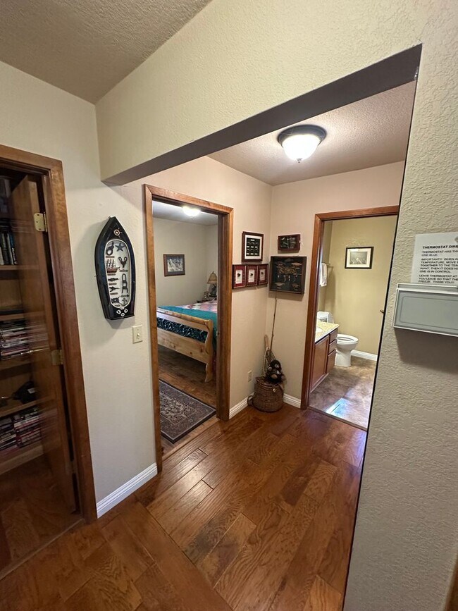 Building Photo - Charming 3 Bed Ski Lease in Tahoe Donner