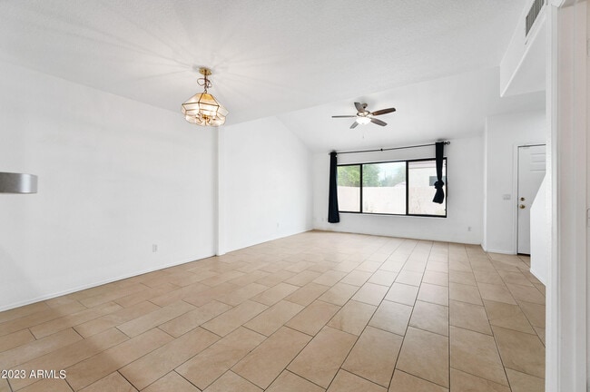 Building Photo - 4734 W Townley Ave