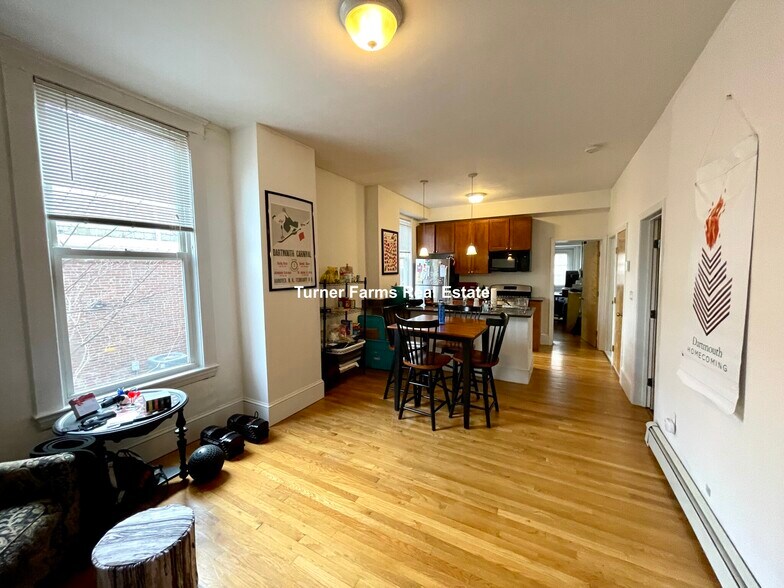 Building Photo - 38 Newton St