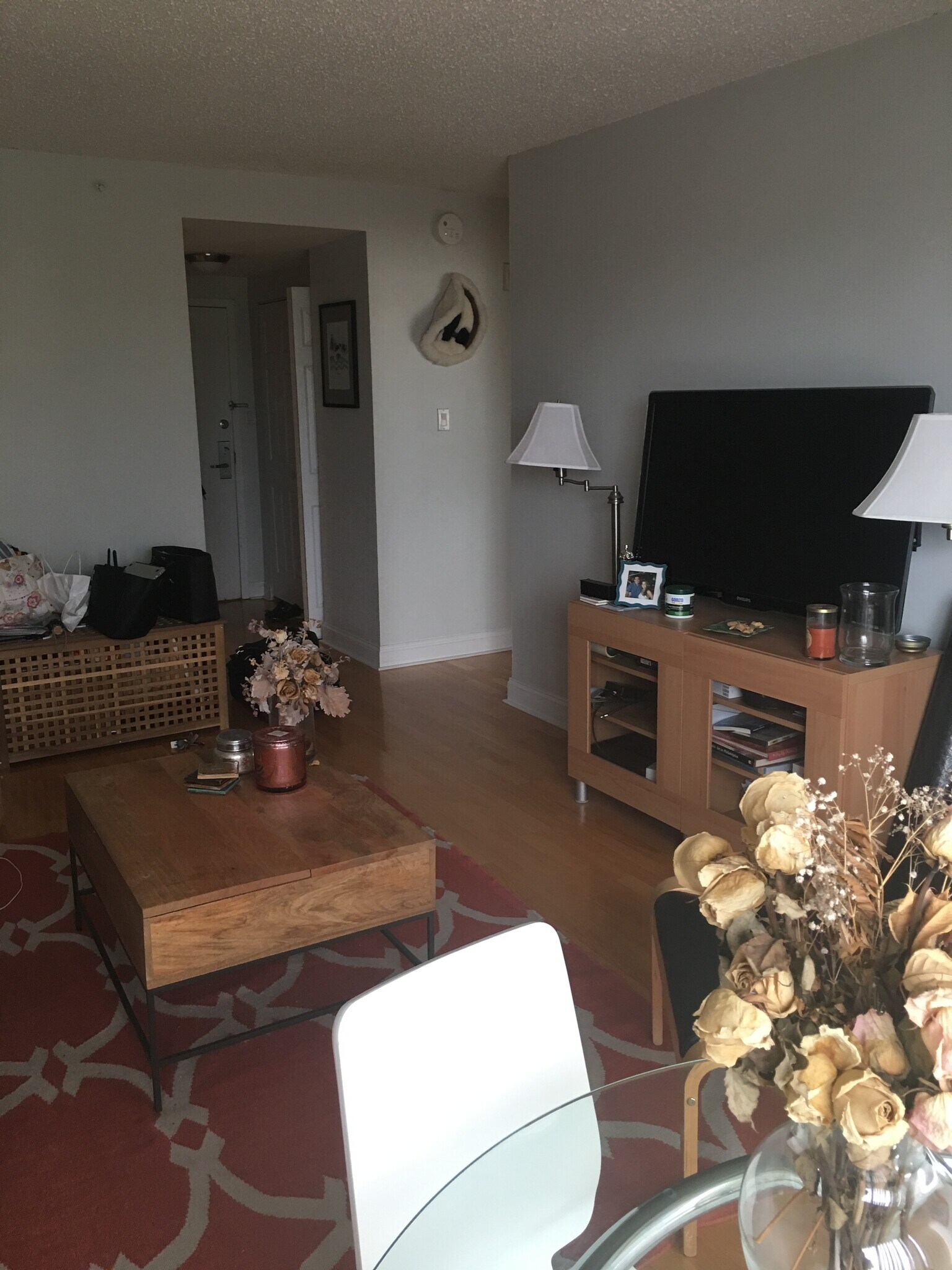 Living/Dining - 2001 Hamilton St
