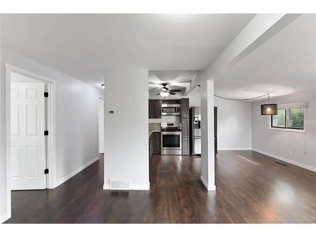Building Photo - 4556 Island View Dr