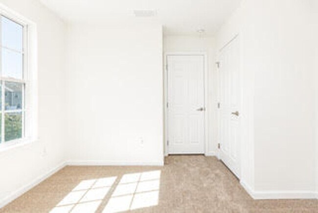 Building Photo - 429 Scarecrow Ct