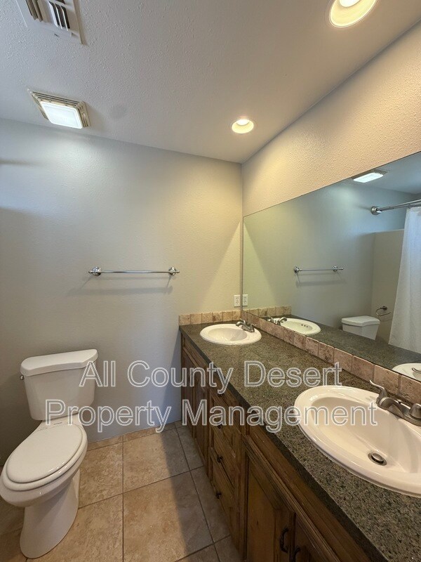 Building Photo - 9751 Palm Dr