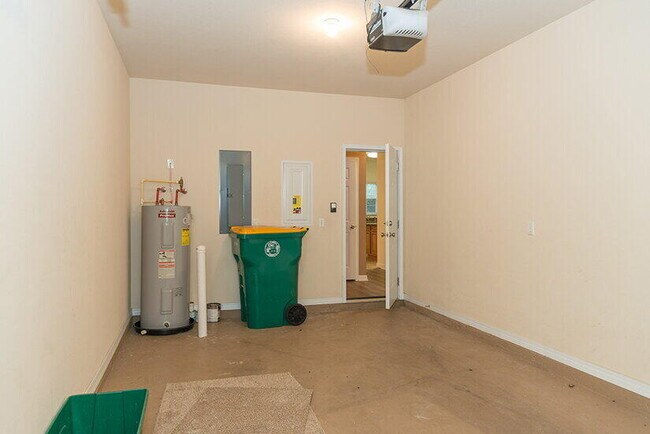 Building Photo - 1496 Bentley Cir