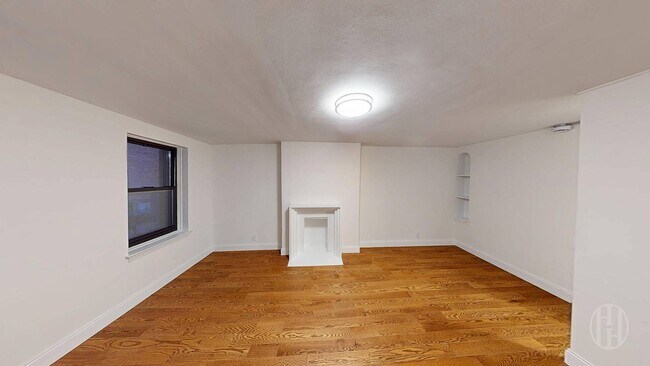 Building Photo - 635 2nd Ave