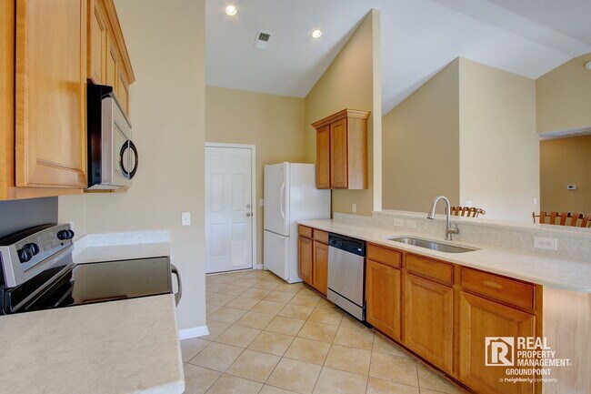 Building Photo - 97 Avonshire Dr