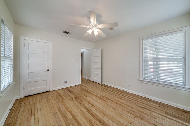 Building Photo - 136 Harmon Dr