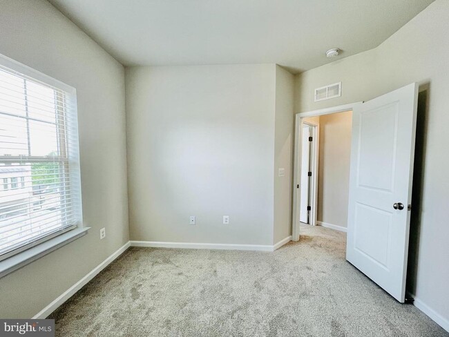 Building Photo - 162 Whitson Wds Pl