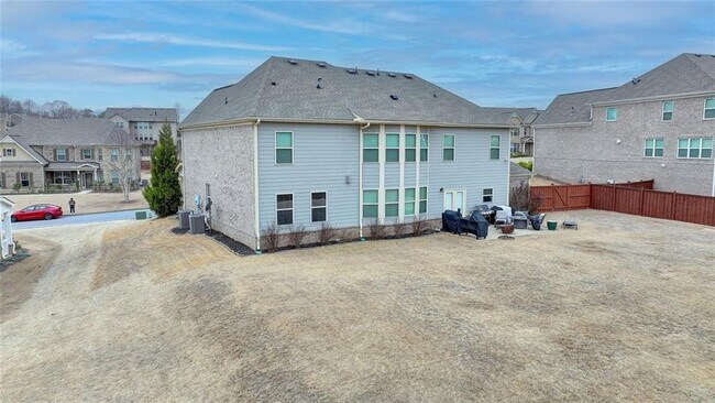 Building Photo - 5525 Nesmith Ct