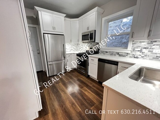 Building Photo - 1439 N Artesian Ave