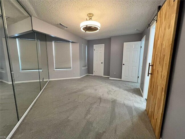 Building Photo - 4930 Cypress Point Cir