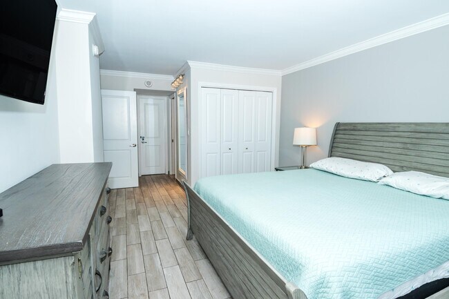 Building Photo - 101 Briny Ave