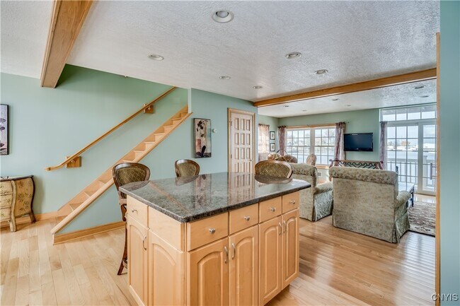 Building Photo - 207 General Smith Dr