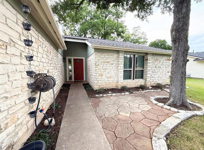Building Photo - 2631 Oak Meadow Dr