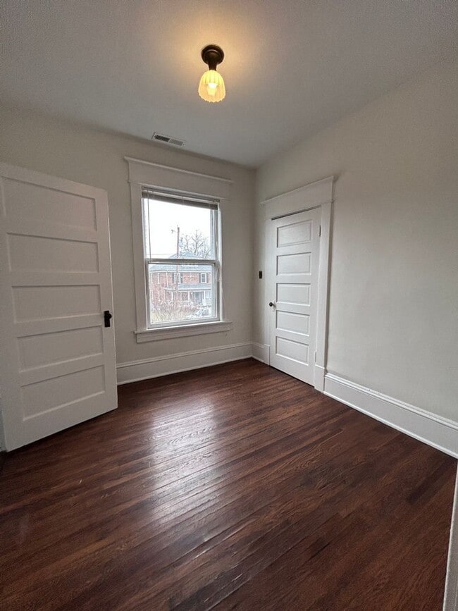 Building Photo - 1416 Campbell Ave SW
