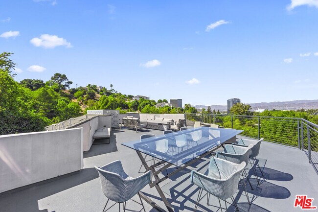 Building Photo - 3712 Broadlawn Dr