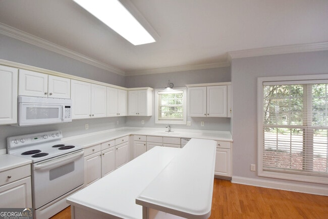 Building Photo - 204 Lenox Dr