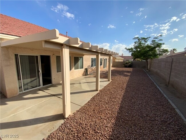 Building Photo - 330 John Henry Dr