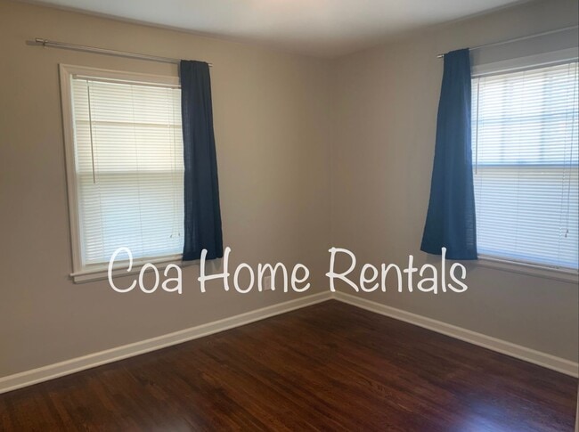 Building Photo - Remodeled East Side Home