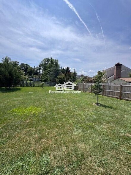 Building Photo - 3993 Dana Ave