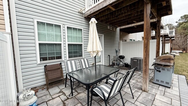 Building Photo - 110 Halliard Dr