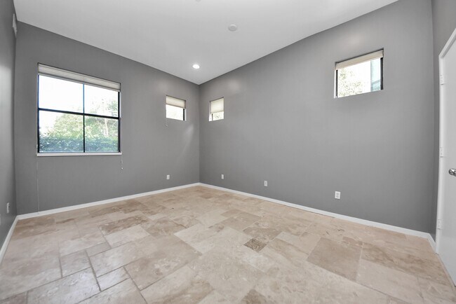 Building Photo - 6519 Durford St