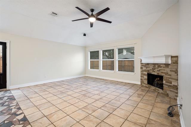 Building Photo - 3810 Columbus Dr