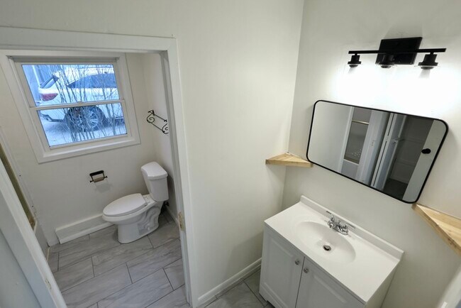 Building Photo - 1190 Hazel St