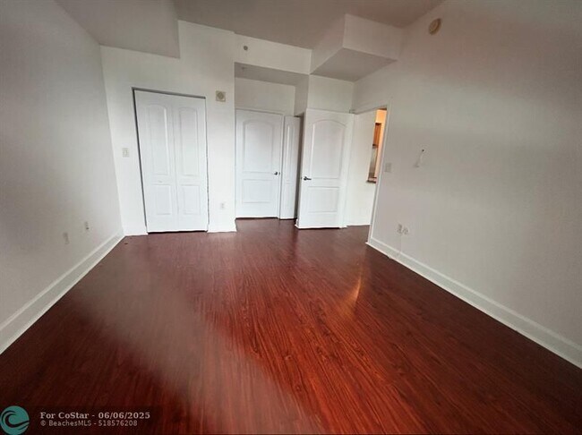 Building Photo - 1830 Radius Dr