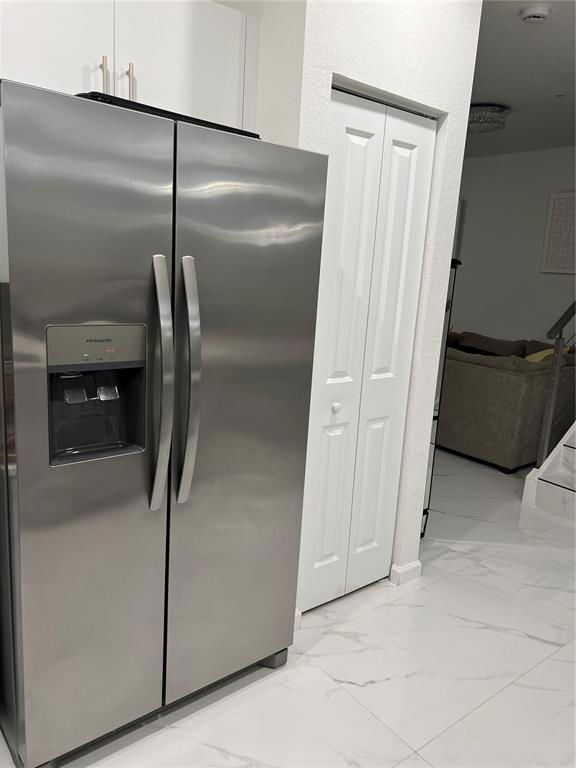 Building Photo - 221 SW 159th Way