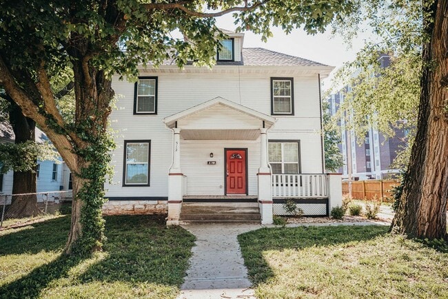 Primary Photo - 512 S Main Ave