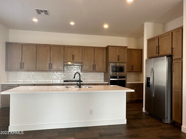 Building Photo - 11551 N Luckenbach St