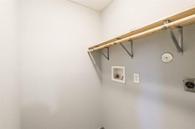 Building Photo - 3313 Chestershire Dr