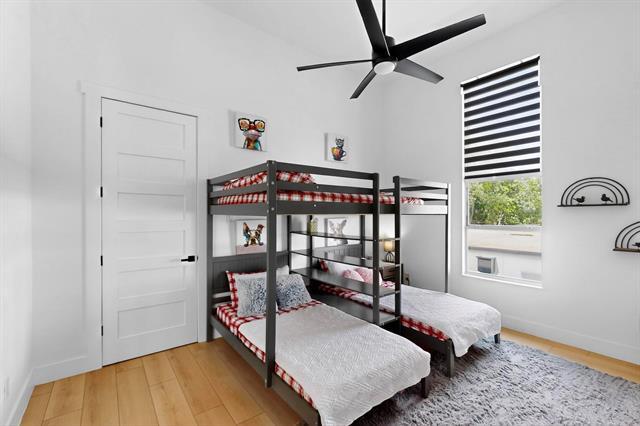 Building Photo - 3946 N Cresthaven Rd